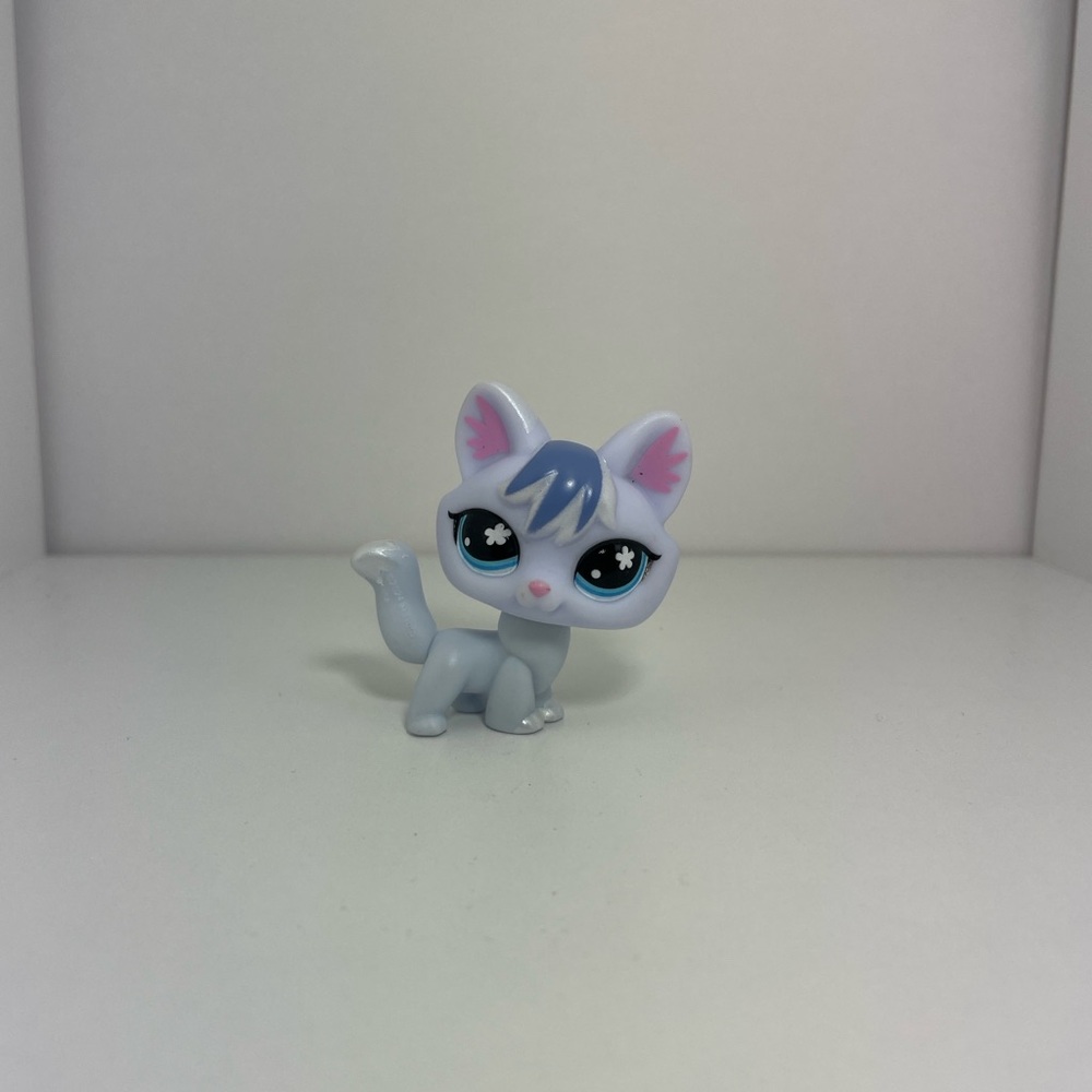 Littlest Pet Shop Gray and Blue Cat Figurine